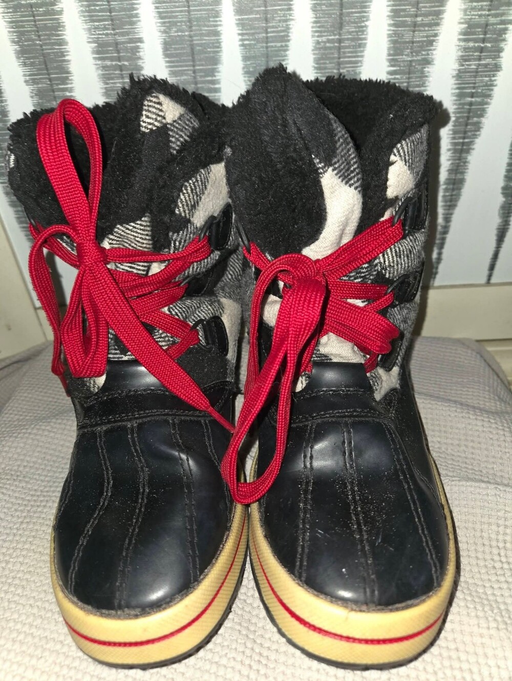 Women's Size 8 Plaid Faux Fur Lined Winter Duck Boots Black White Buffalo Check